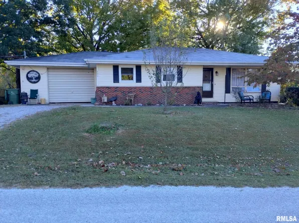 200 N Centennial St, Cobden, IL 62920