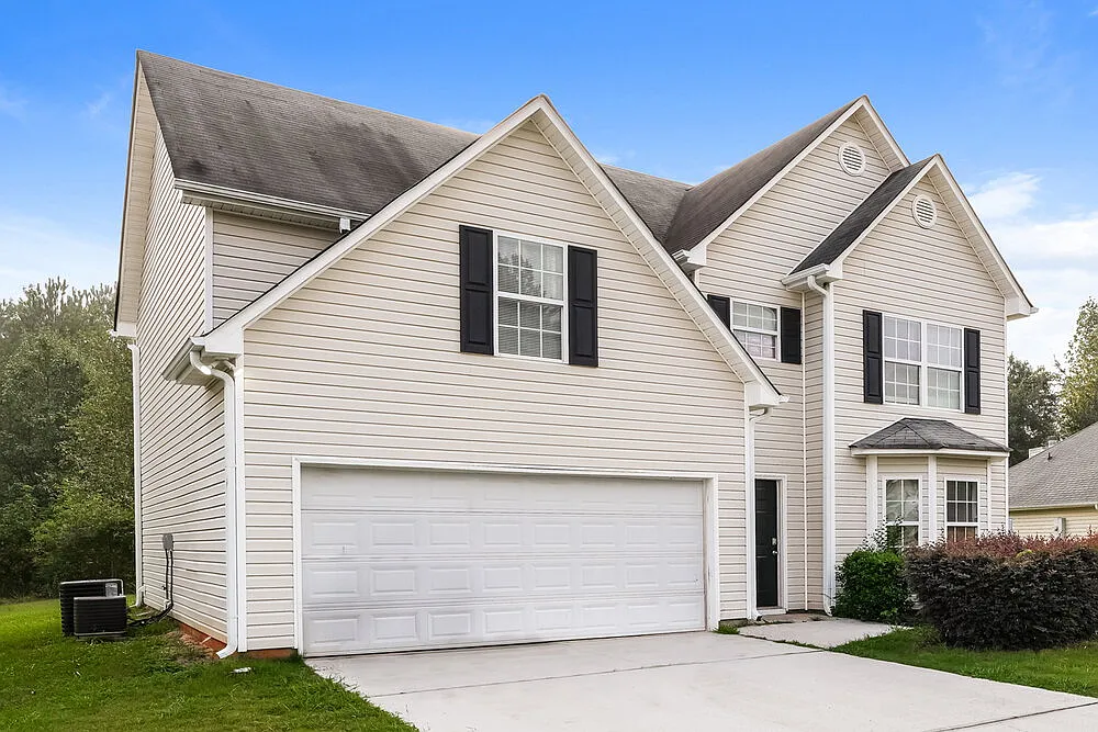 4 bed, 2.5 bath, 2032 sqft, $2,015 — Photo 4