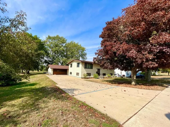 411 Main St S, Stewartville, MN 55976