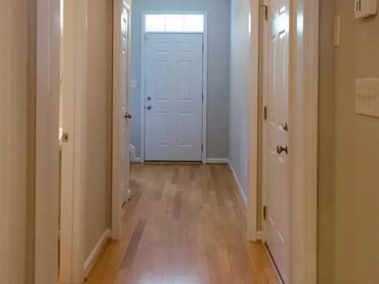 144 Lincoln St — Photo 4