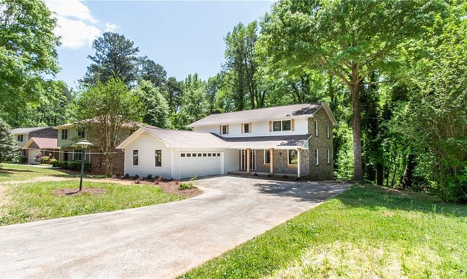 2nd image of 4207 Autumn Woods Ct