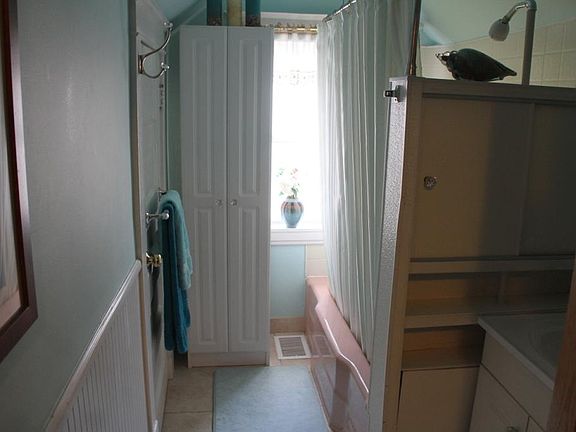 2nd image of 924 Lafond Ave
