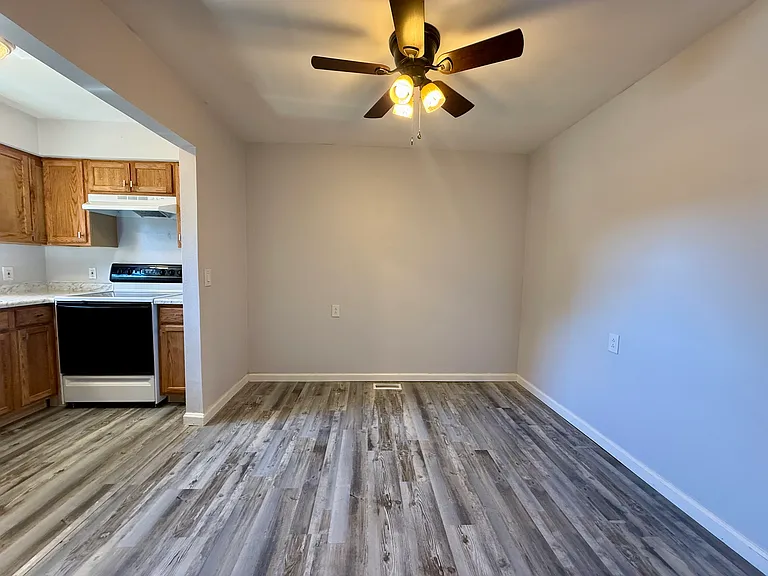 2604 Eastview Dr #C — Photo 20