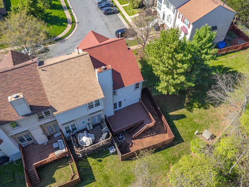 2nd image of 46868 Trumpet Cir