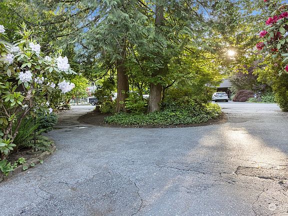 5th image of 18116 33rd Avenue NE