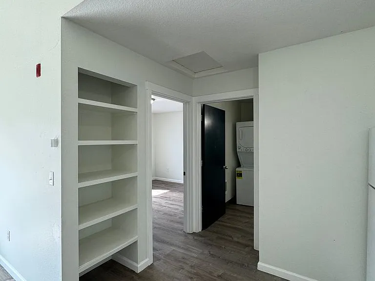 Stark Street Villa — Photo 40