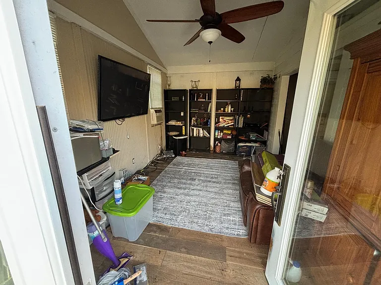 114 Sean Ct — Photo 14