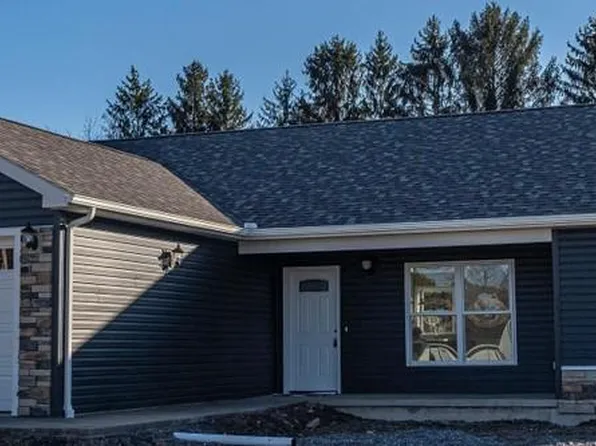 621 Lehigh Ln, Altoona, PA 16602