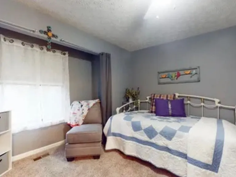 670 Shadywood Ln — Photo 22