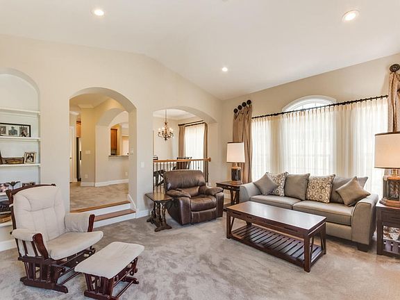 307_Renaissance_Ct_17