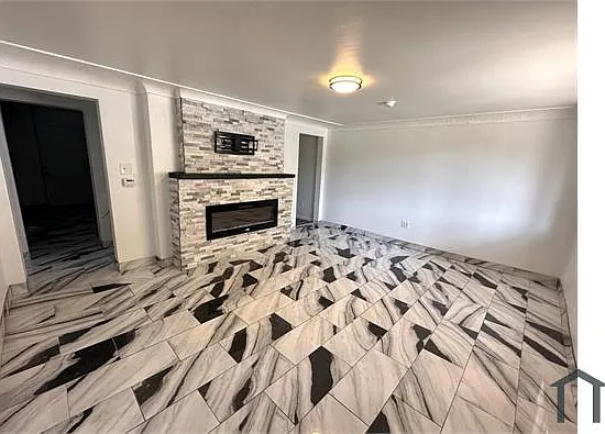 3 bed, 1100 sqft, $1,600 — Photo 2