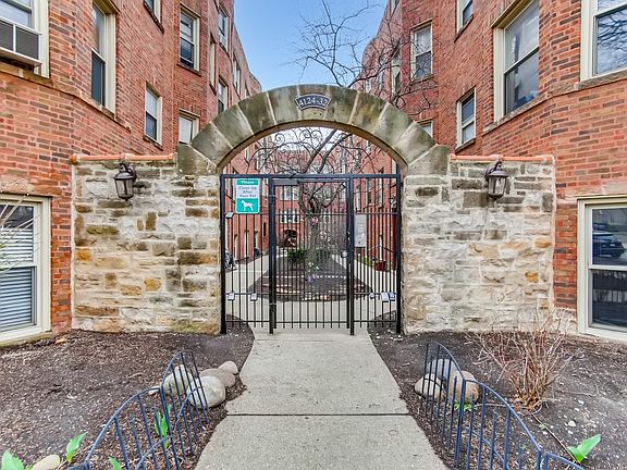 4th image of 4128.5 N Kedvale Ave W #306