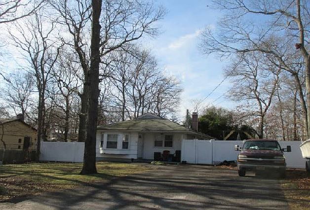 2nd image of 60 Montgomery Ave