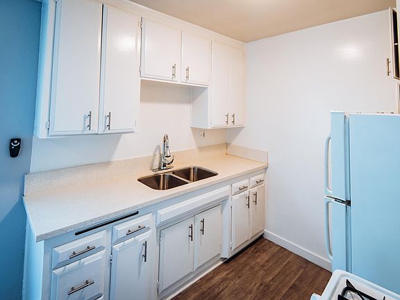 3rd image of 1975 S Corning St APT 1