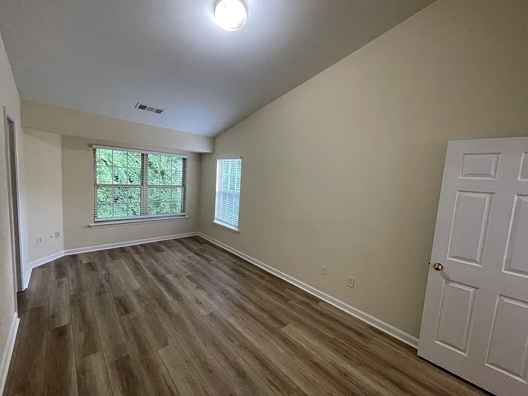 883 Redwood Dr — Photo 7