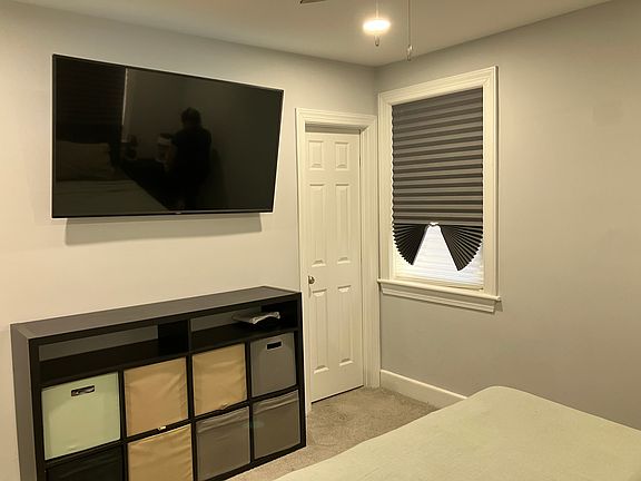 2nd image of 4878 Elmhurst Ave