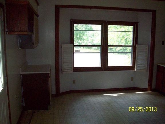 4th image of 124 Poplar Cir