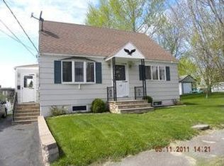 196 Webber Ave, Lewiston, ME 04240