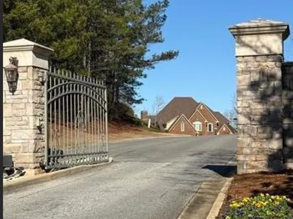 2037 Highland Gate Way #26, Birmingham, AL 35244
