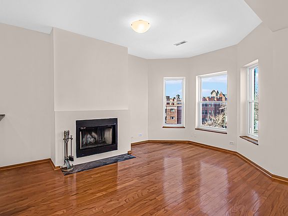 3rd image of 1549 W Farwell Ave #3W