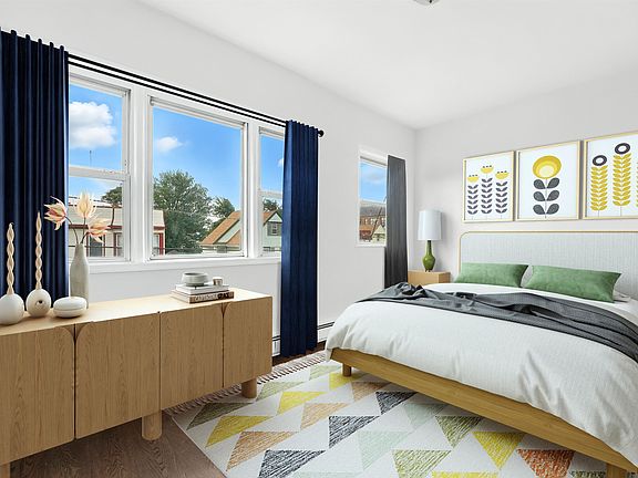 5th image of 136A Clendenny Ave #2