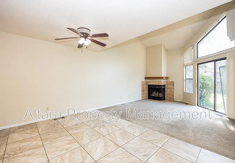 4210 Autumn Heights Dr #B — Photo 5