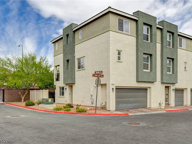 3715 Brilliant Sunset St — Photo 2