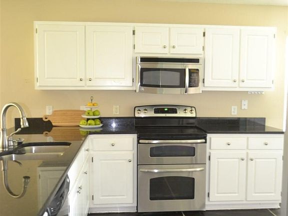 5th image of 9418 Pine Lilly Ct