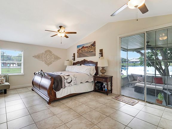 4th image of 5924 SE Orange Blossom Trail