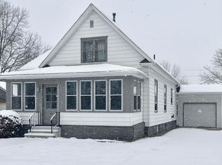 911 10th St, Sheldon, IA 51201