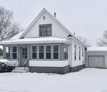 911 10th St, Sheldon, IA, 51201