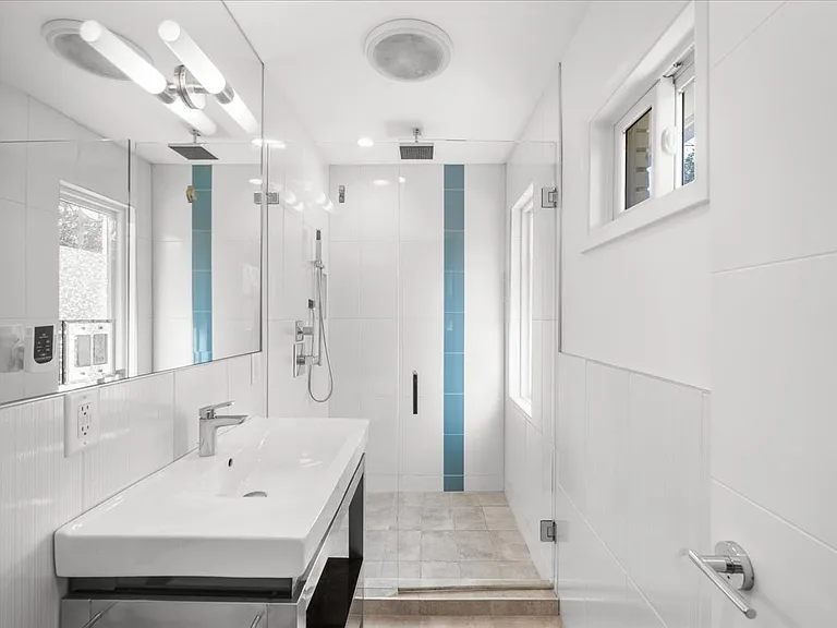 2420 Cove Cir — Photo 39