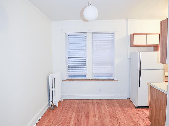 5th image of 4243 N Hermitage Ave #116