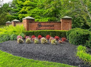 8061 Paddington Ln, Cincinnati, OH 45249