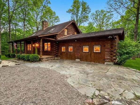 450 Opequon Woods Cir, Stephenson, VA 22656