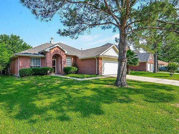 2nd image of 17014 Canterbury Green Ln