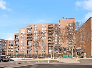 7600 Golden Valley Rd APT 410, Golden Valley, MN 55427