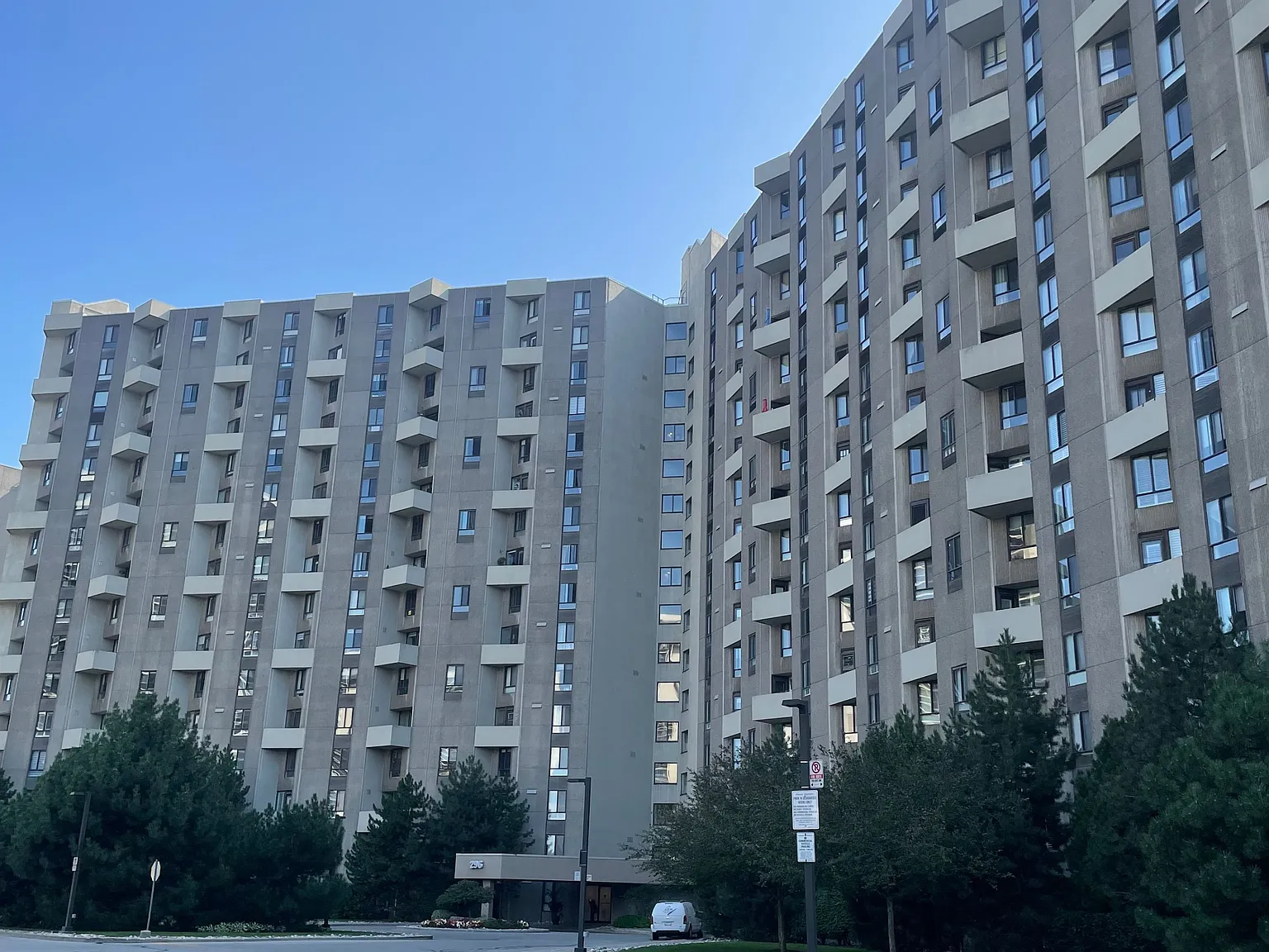2 bed, $3,200 — Photo 3