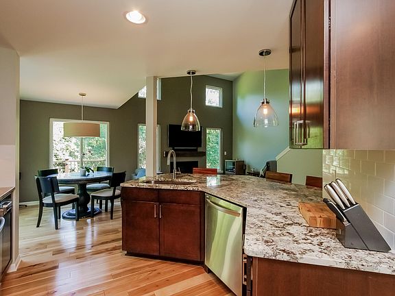 5th image of 492 Village Oaks Ct