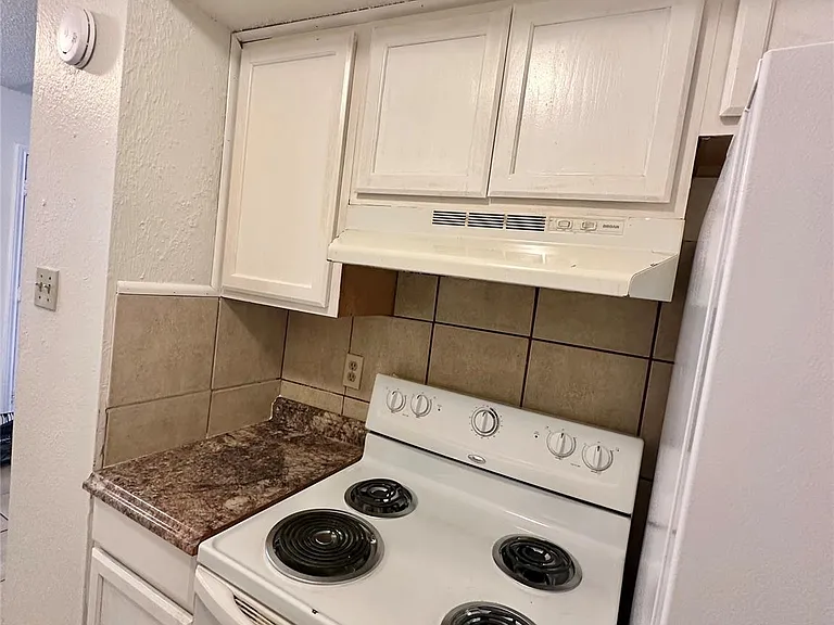 4322 Gillis St #106 — Photo 10