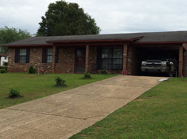 1st image of 4108 Cedarcrest Dr