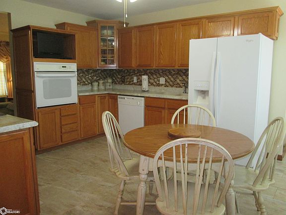 2nd image of 2317 Dehn St