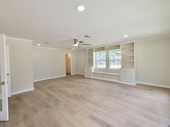 4th image of 1323 Village Park Dr
