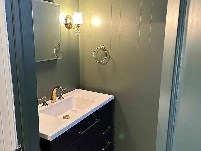 612 Lawrence Ave — Photo 21