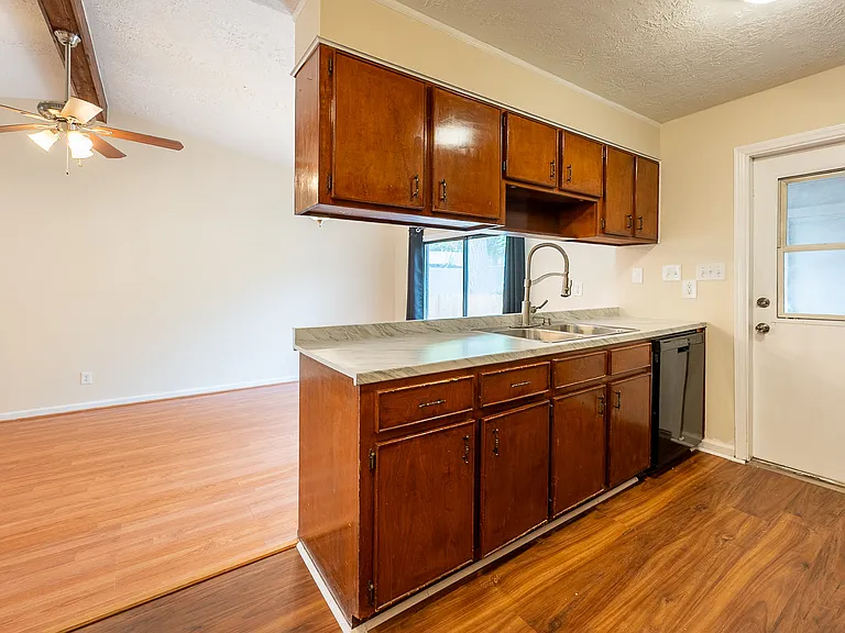 3101 Village West Dr — Photo 9