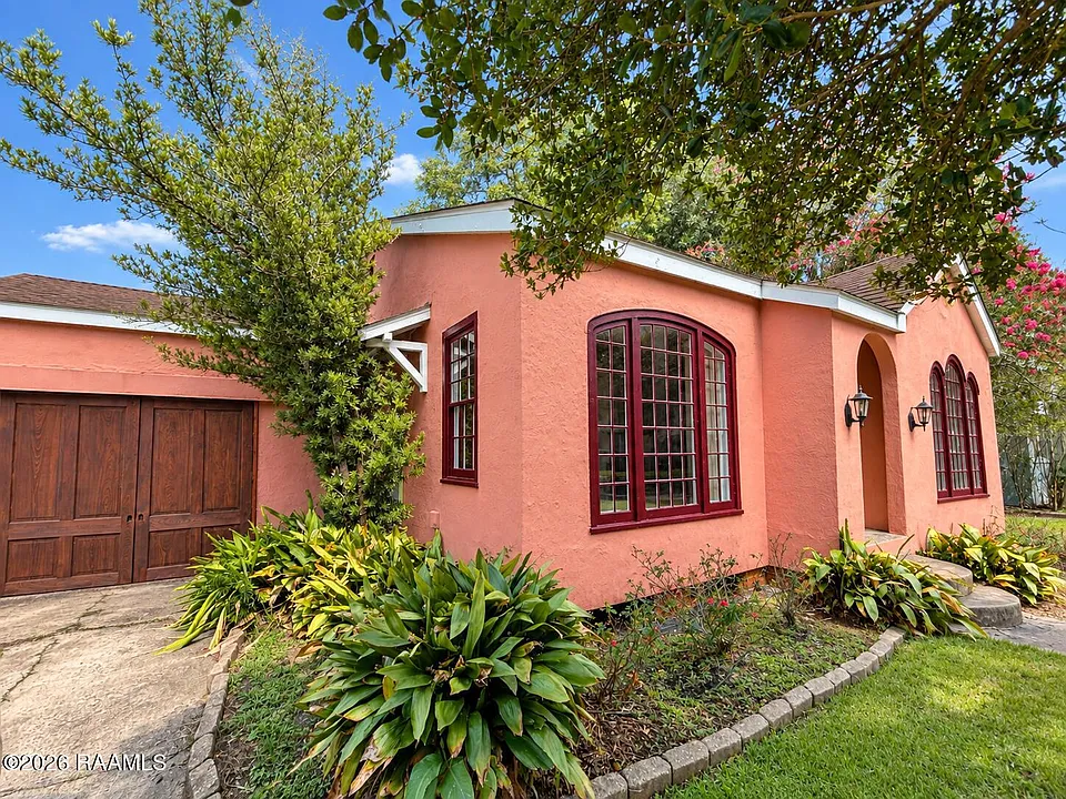 506 Adrienne St