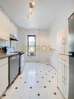Rented by City Connections Realty | media 8