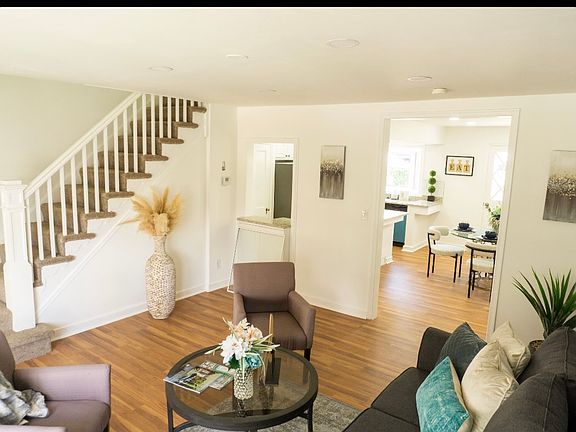 5th image of 146 N Culver St #1