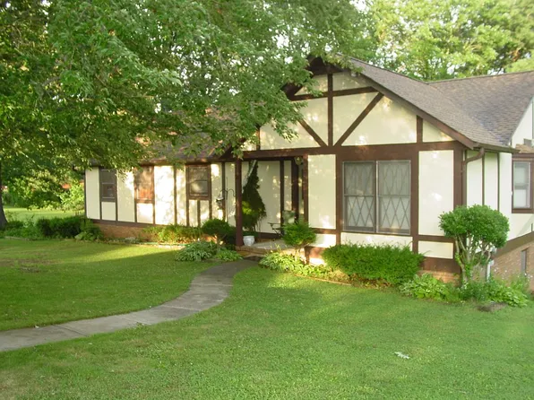 3 Bannerwood Dr, Horse Shoe, NC 28742