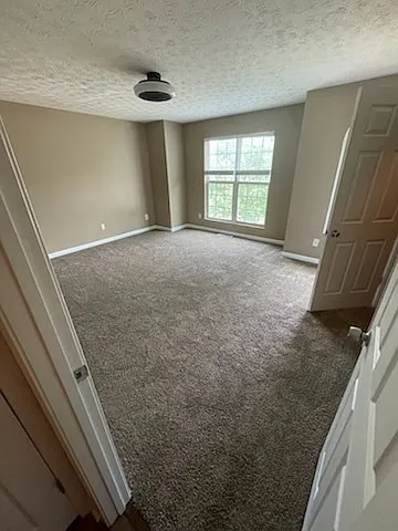 3 bed, 2.5 bath, 1560 sqft, $1,550 — Photo 2